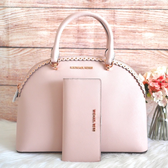 Michael Kors Handbags - 🎗Michael Kors Emmy Dome Set